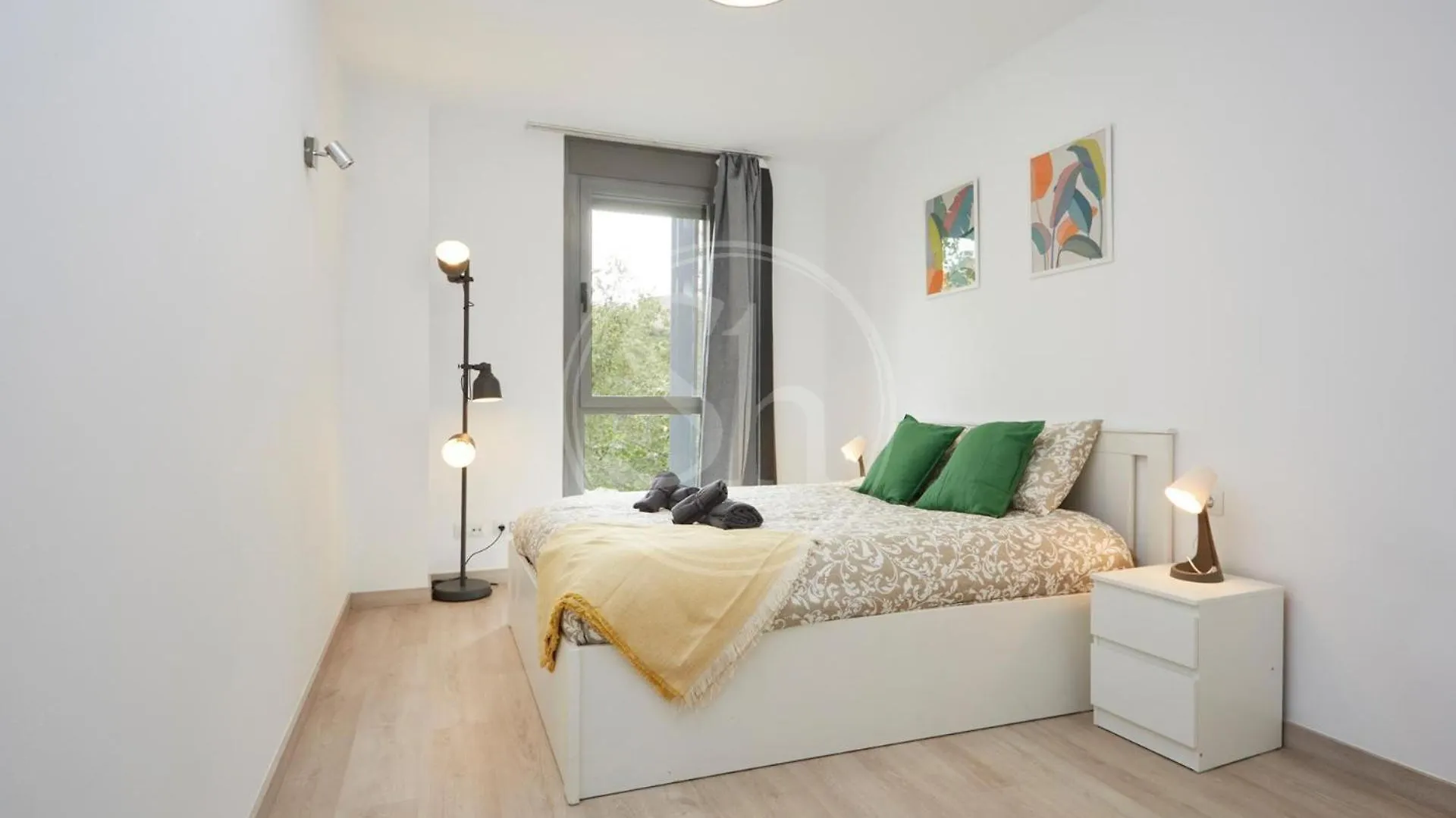 Comodo Apartamento En Diagonal バルセロナ アパート