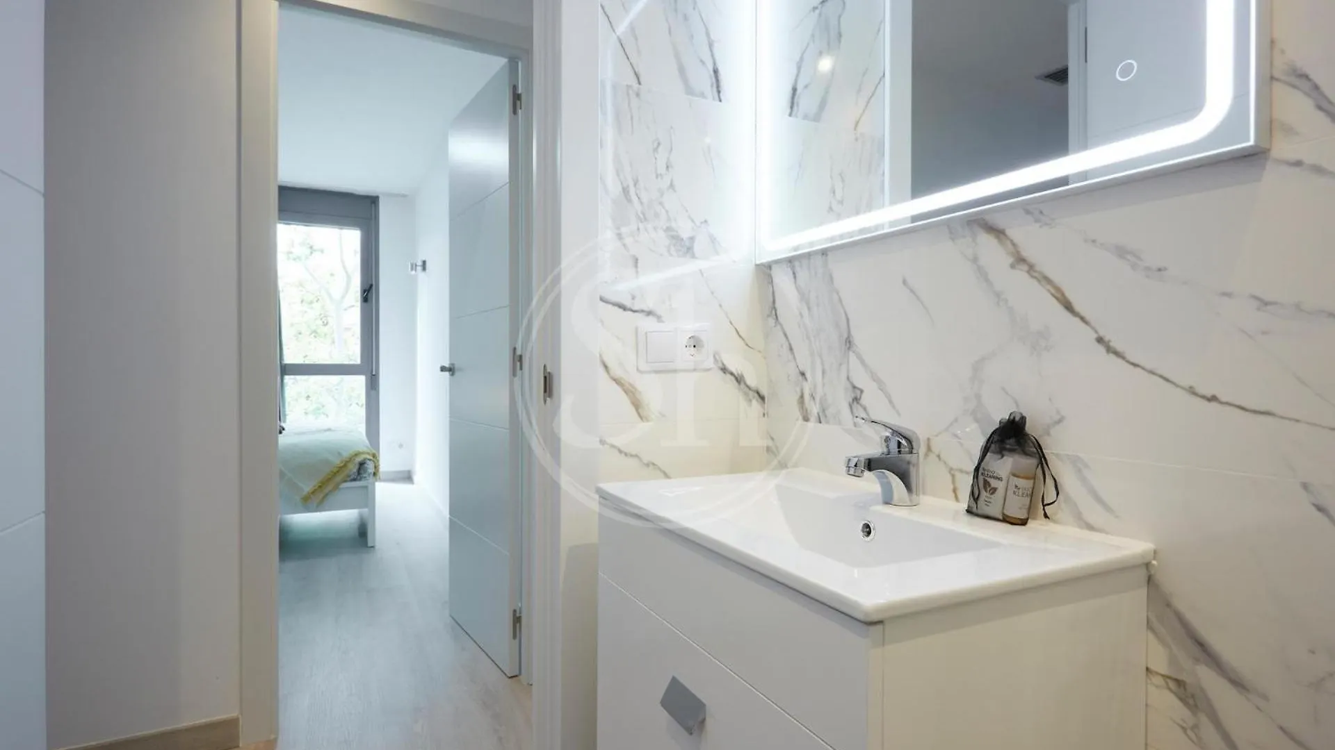 Comodo Apartamento En Diagonal バルセロナ 0*,  スペイン