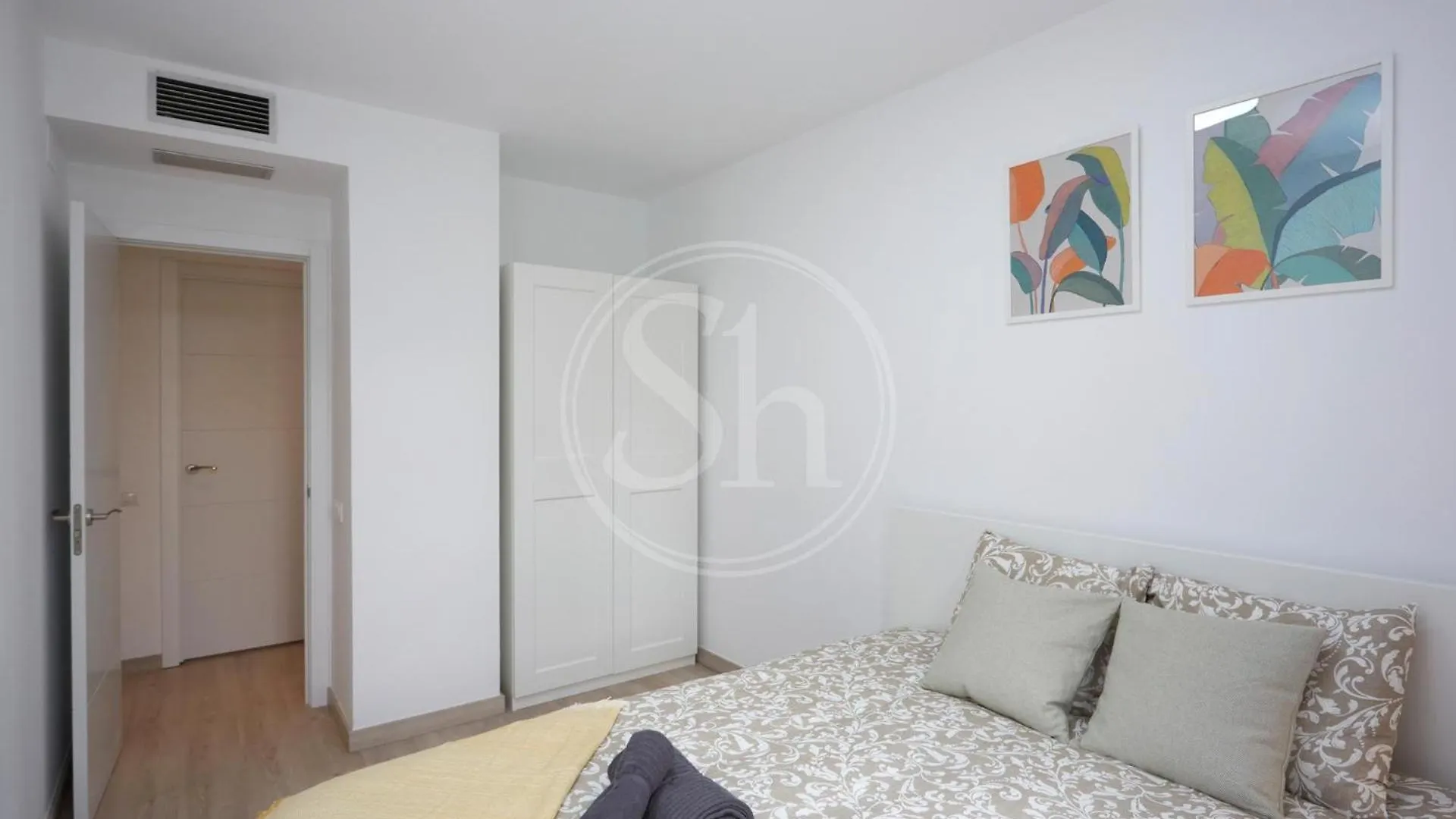 Comodo Apartamento En Diagonal バルセロナ