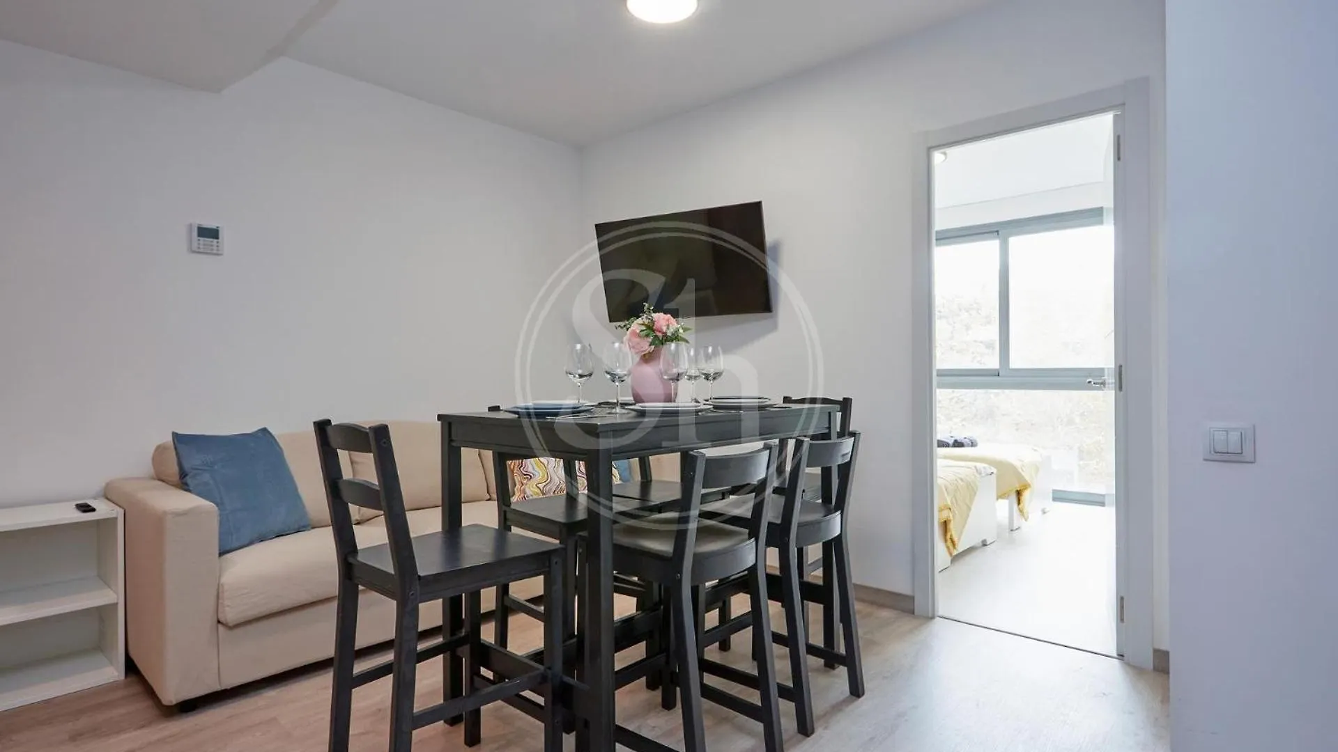 Comodo Apartamento En Diagonal バルセロナ